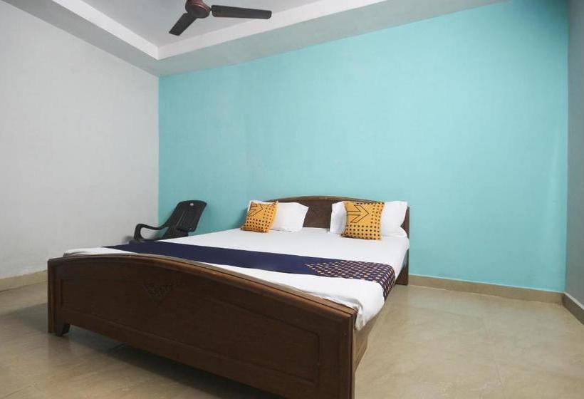 בית מלון כפרי Spot On Raahila Mansion