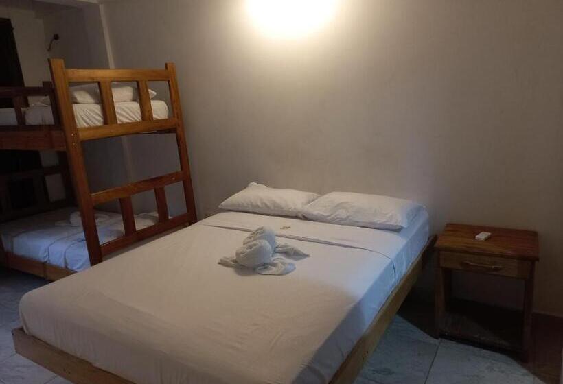 هتل El Leon Feliz Palomino