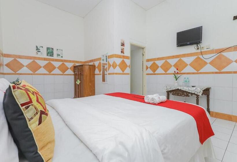 Отель Reddoorz Syariah At Mojosari