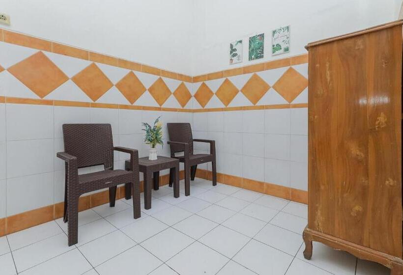 فندق Reddoorz Syariah At Mojosari