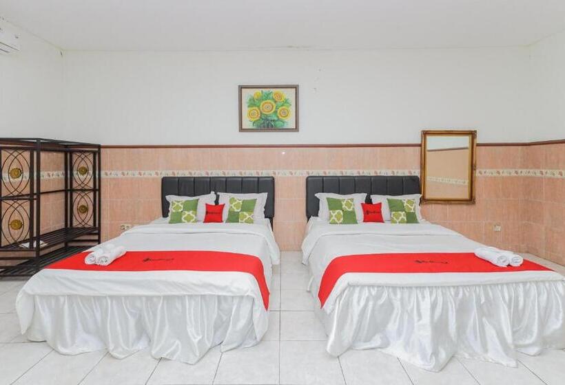 Отель Reddoorz Syariah At Mojosari