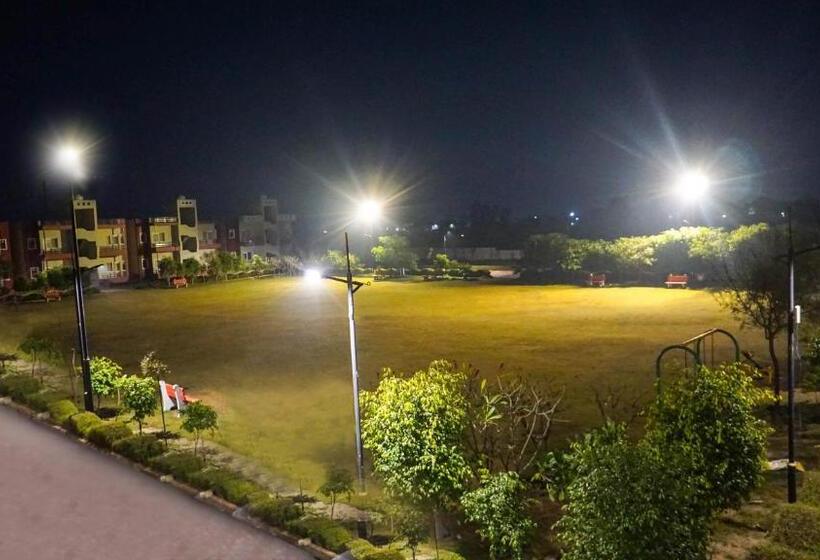 호텔 Vrinda Anandam Resort