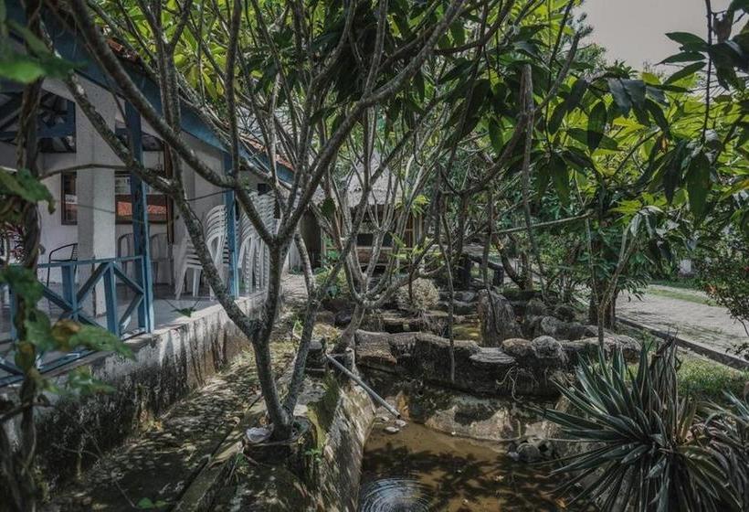 هتل Reddoorz Near Pantai Florida Anyer