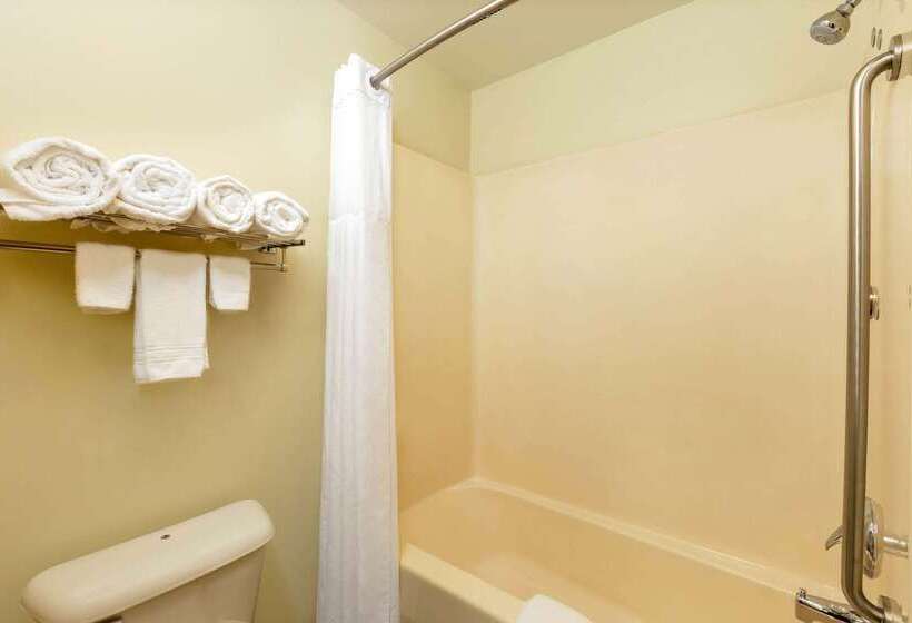 فندق Americinn By Wyndham Jefferson