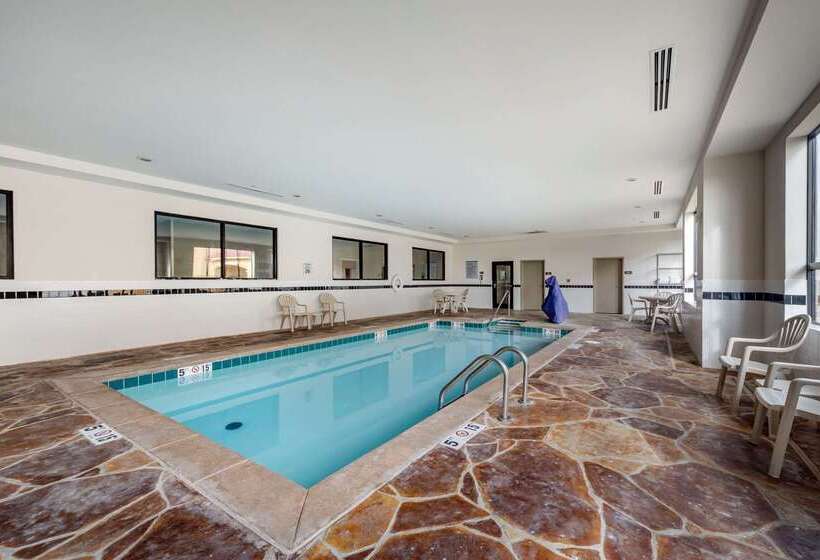 호텔 Comfort Inn & Suites Shawnee North Near I40