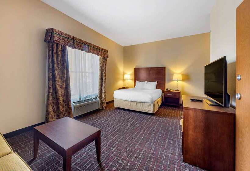 호텔 Comfort Inn & Suites Shawnee North Near I40