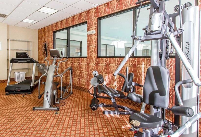 호텔 Comfort Inn & Suites Shawnee North Near I40