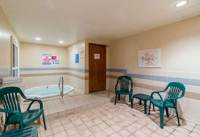 בית מלון כפרי Rodeway Inn