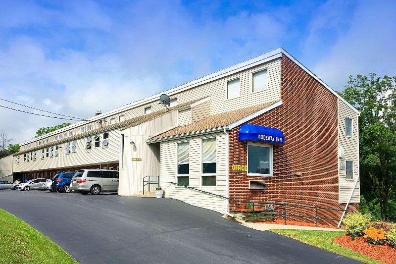 هتل Rodeway Inn State College  Near University