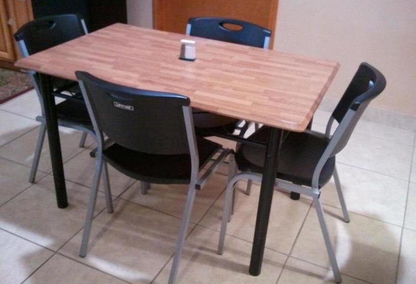 בית מלון כפרי Royal Inn Pearsall