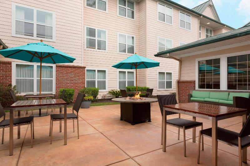 Residence Inn By Marriott Houston The Woodlands/lake Front Circle