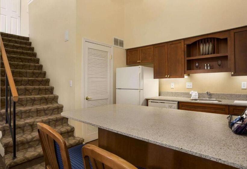 اقامتگاه Affordable Suites Of America Grand Rapids