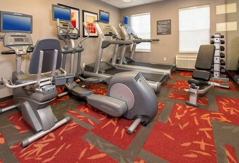 اقامتگاه Sonesta Es Suites Charlottesville University