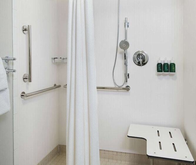 اقامتگاه Sonesta Es Suites Charlottesville University