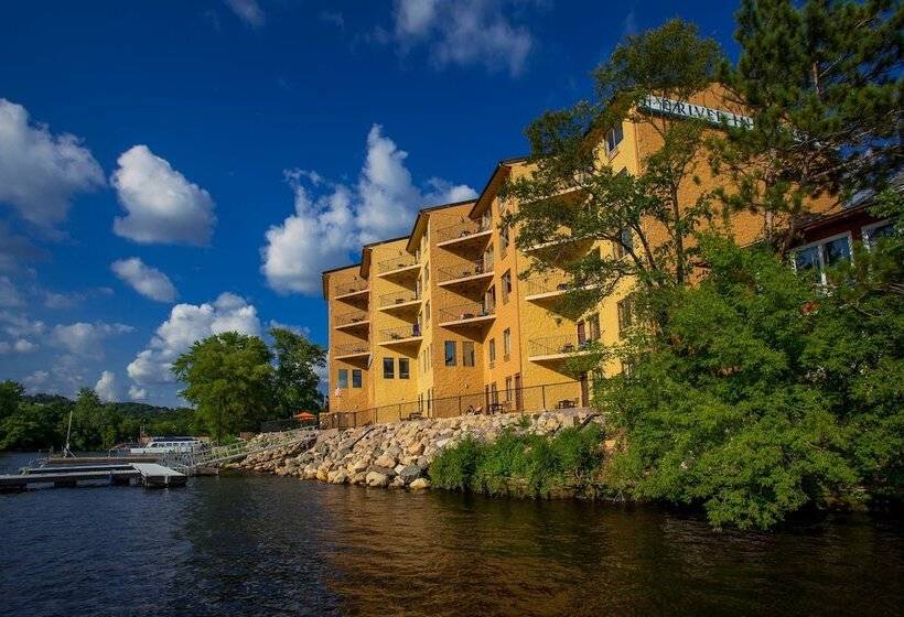 The Vue Boutique Hotel & Boathouse