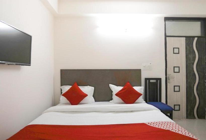 فندق Oyo 61722 Rajmahal Residency