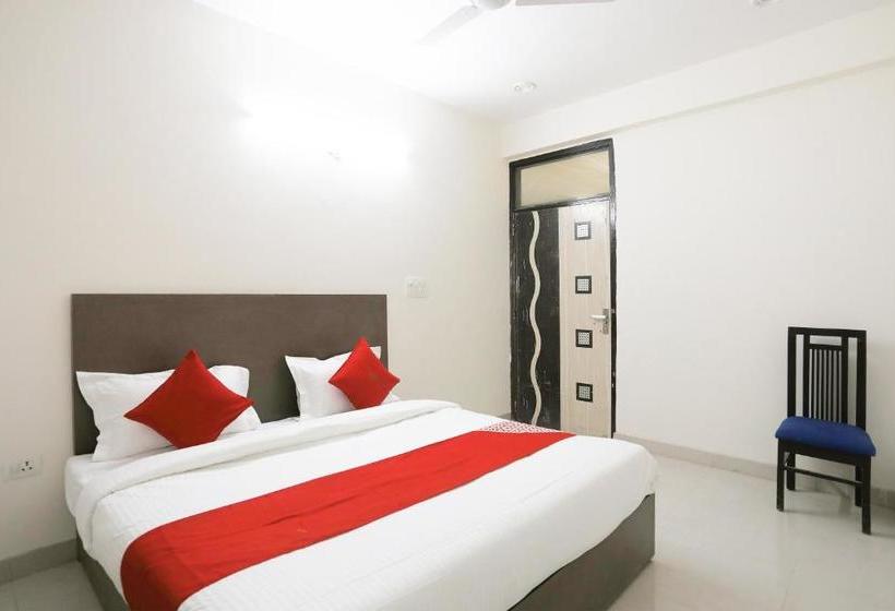 فندق Oyo 61722 Rajmahal Residency