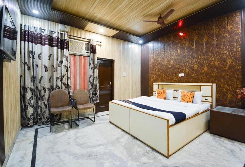 فندق Spot On 64839 S S Guest House