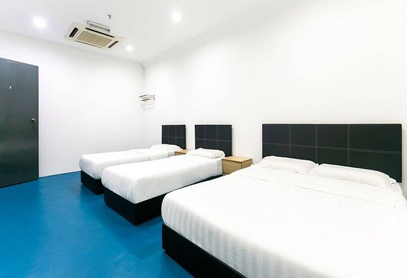 בית מלון כפרי Spot On 89726 Capsule Inn