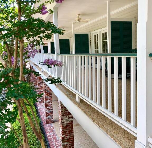 فندق The Lodge At The Bluffs