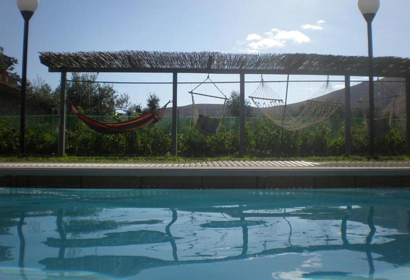 Sezar Hotel Qeparo
