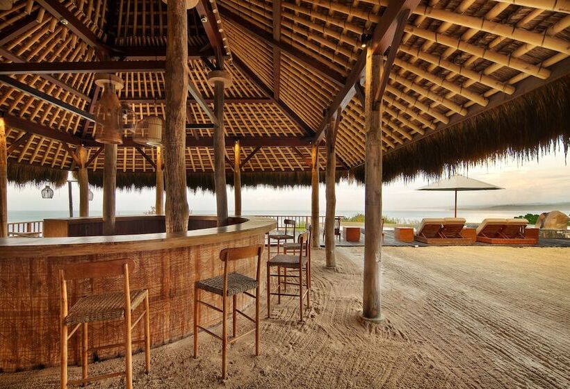 فندق Lelewatu Resort Sumba
