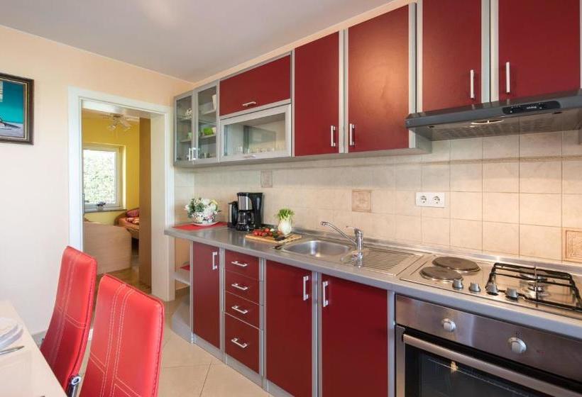 Apartment Josip Malin