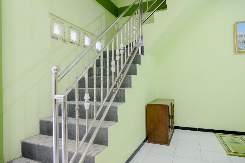 ホテル Oyo Life 2508 Alba Suites Homestay