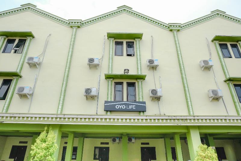 ホテル Oyo Life 2508 Alba Suites Homestay