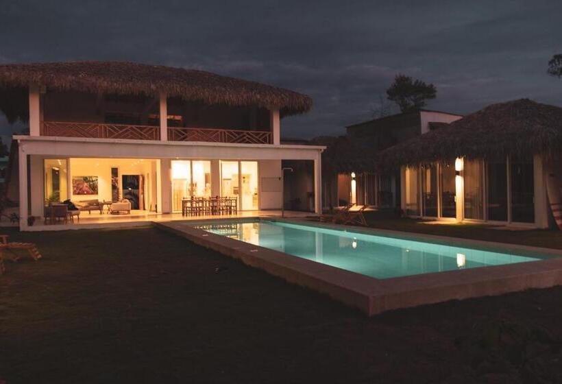 تختخواب و صبحانه Vikara