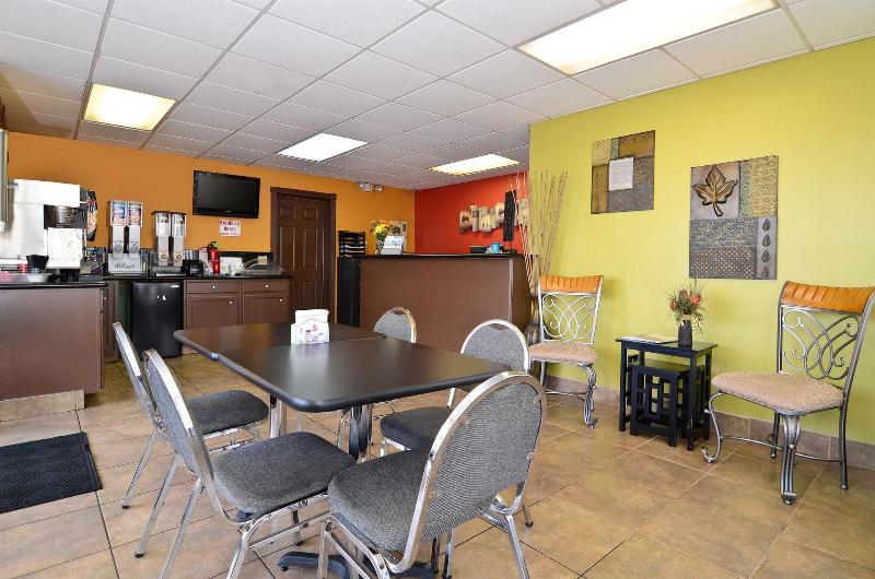 בית מלון כפרי Americas Best Value Inn West Monroe