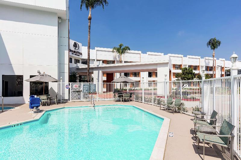 فندق Doubletree By Hilton Pomona