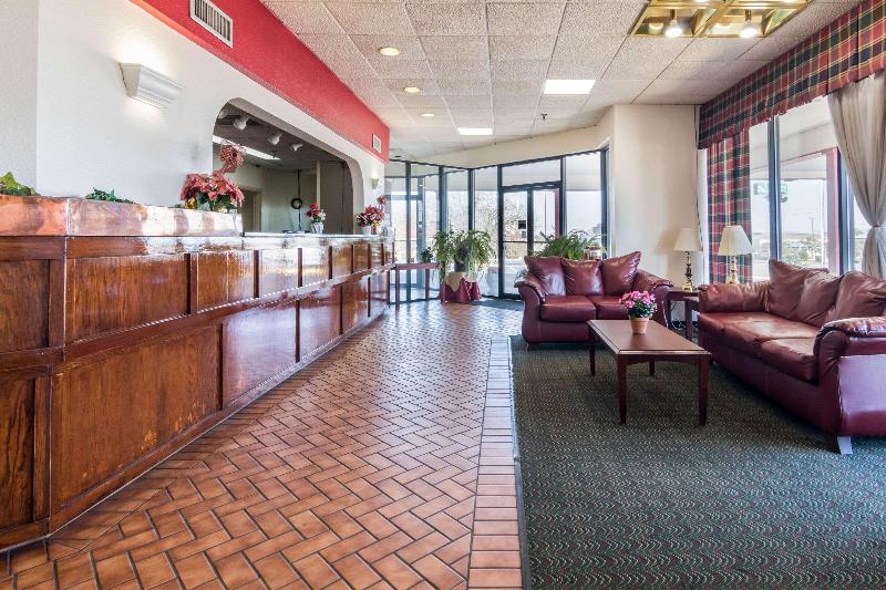 호텔 Econo Lodge Inn & Suites Conference Center Dublin