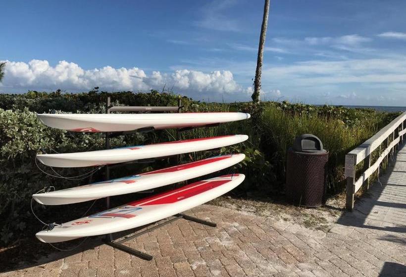 فندق Sanibel Moorings