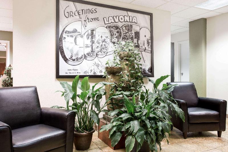 فندق Super 8 By Wyndham Lavonia