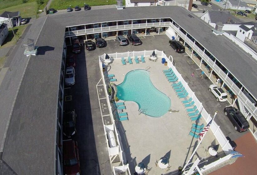 Sands By The Sea Motel