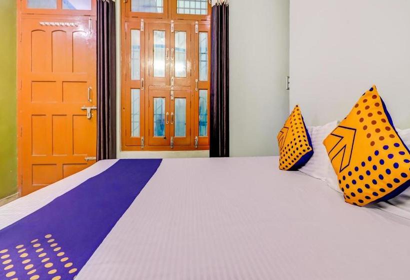 ホテル Spot On 68052 Surya Guest House