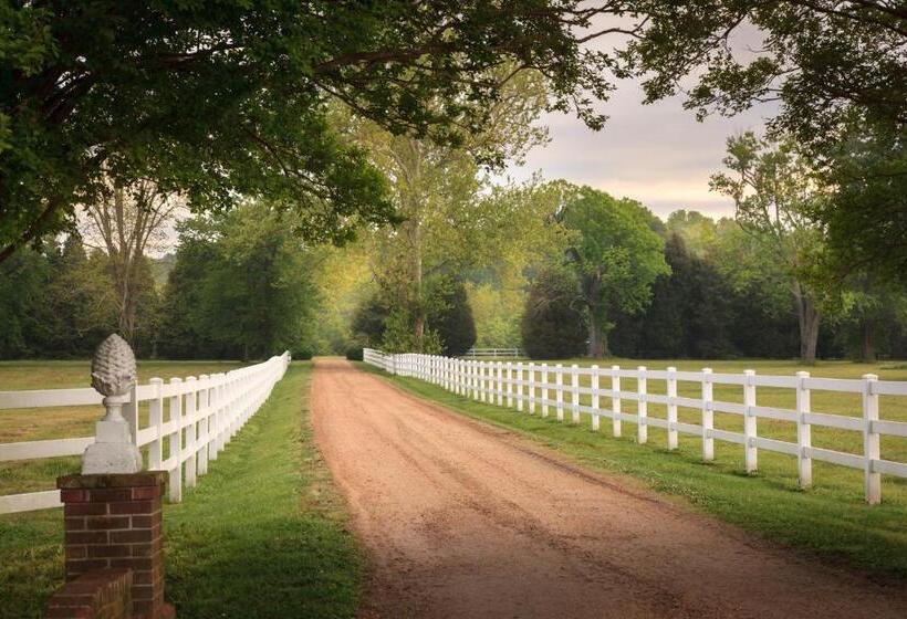 Bed and Breakfast Inn At Warner Hall