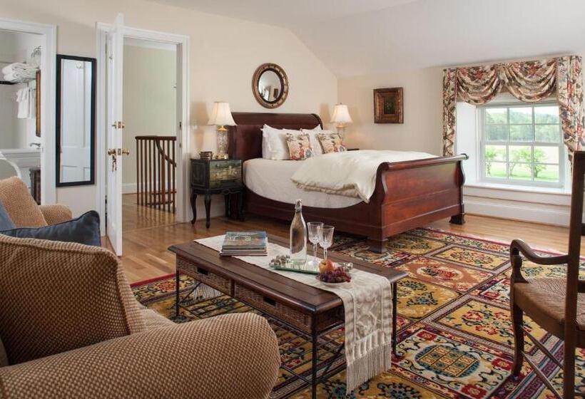 Bed and Breakfast Inn At Warner Hall