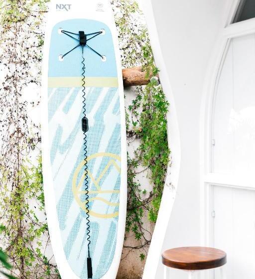 هتل Igloo Beach Lodge