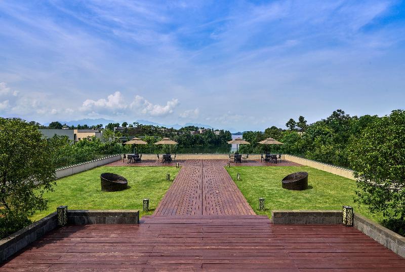 فندق Lushan West Sea Resort, Curio Collection By Hilton