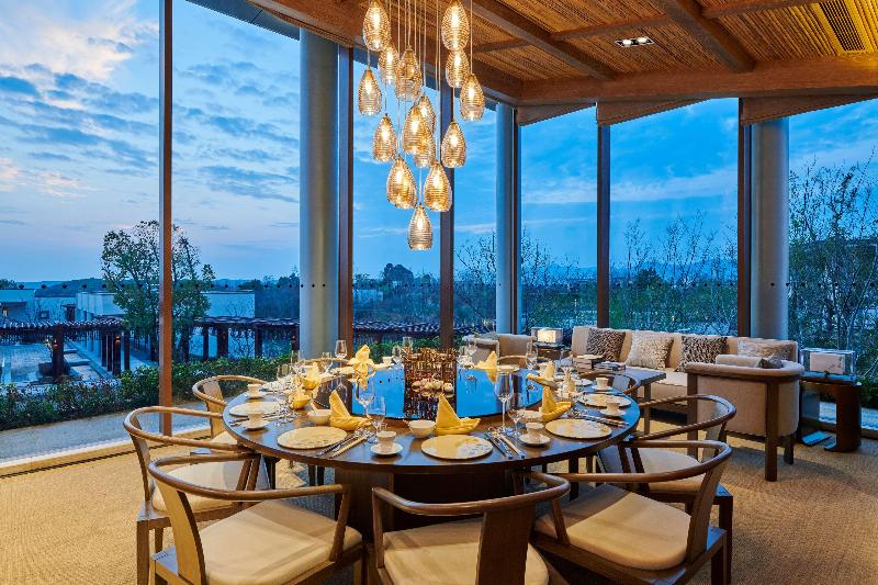 فندق Lushan West Sea Resort, Curio Collection By Hilton