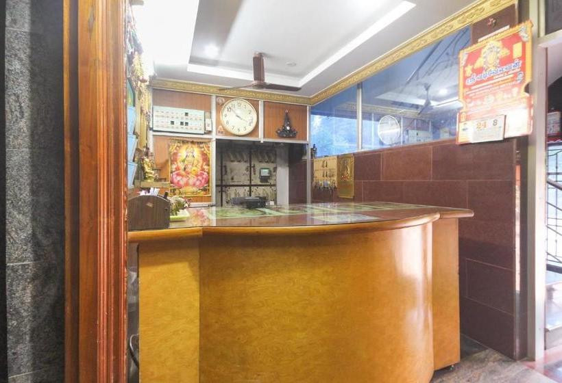 호텔 Spot On 65272 Ganapathy Lodge