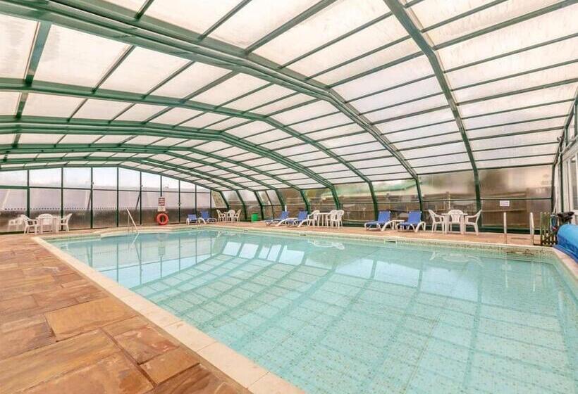 منتجع Andrewshayes Orchard Retreat