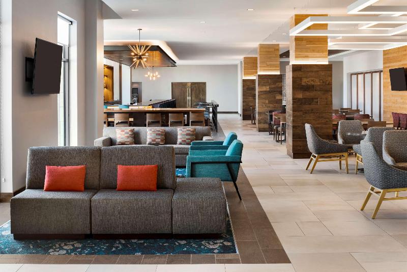 בית מלון כפרי Hilton Garden Inn Milwaukee Brookfield Conference Center, Wi