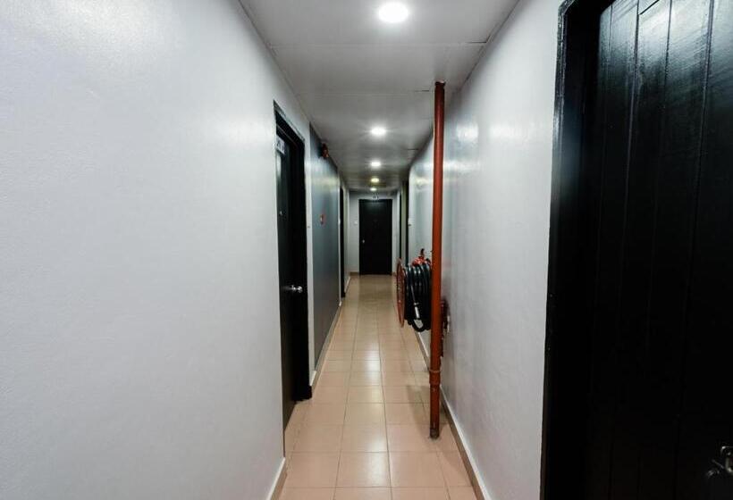 Dung Fang Hotel By Oyo Rooms