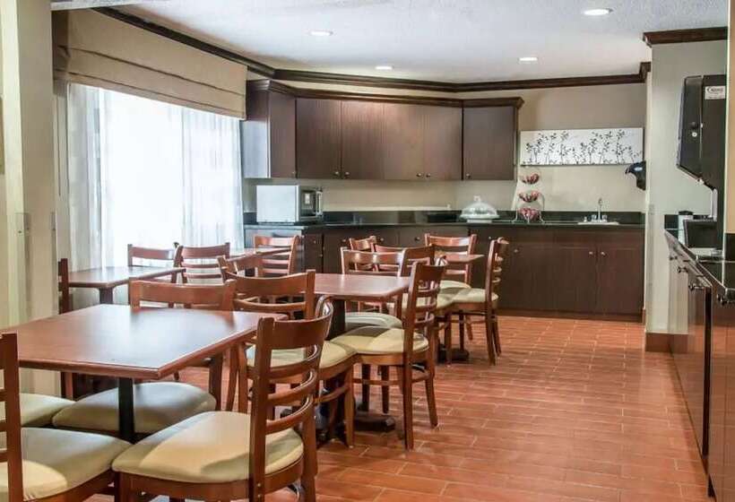 בית מלון כפרי Baymont By Wyndham Flat Rock