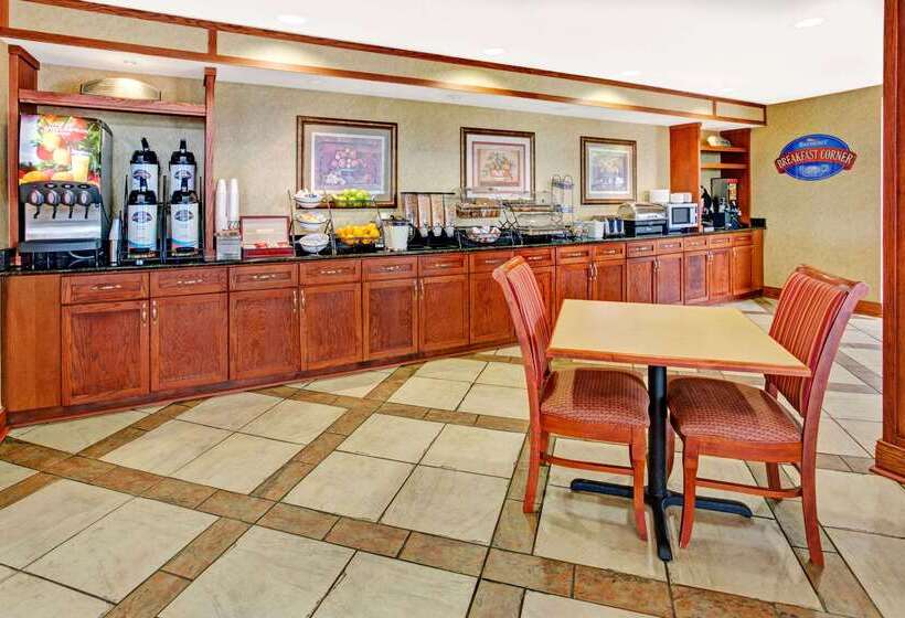 Отель Baymont By Wyndham Indianapolis West