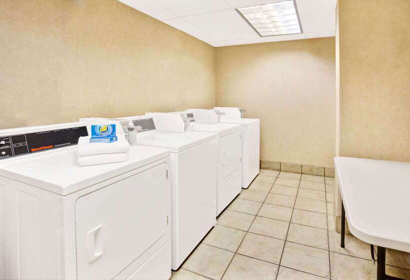 Отель Baymont By Wyndham Indianapolis West