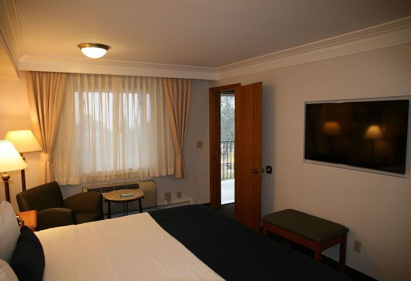 هتل Best Western Plus Silver Saddle Inn